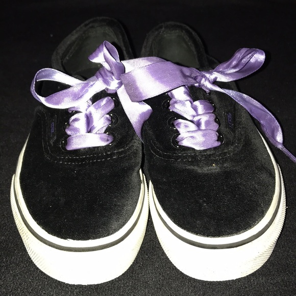 Black Velvet Toddler girls Vans size 12 EUC - Picture 2 of 8